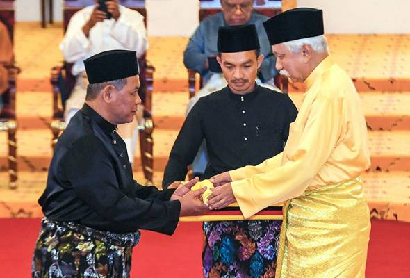 Menteri Besar Negeri Sembilan - Biodata Datuk Seri Aminuddin bin Harun